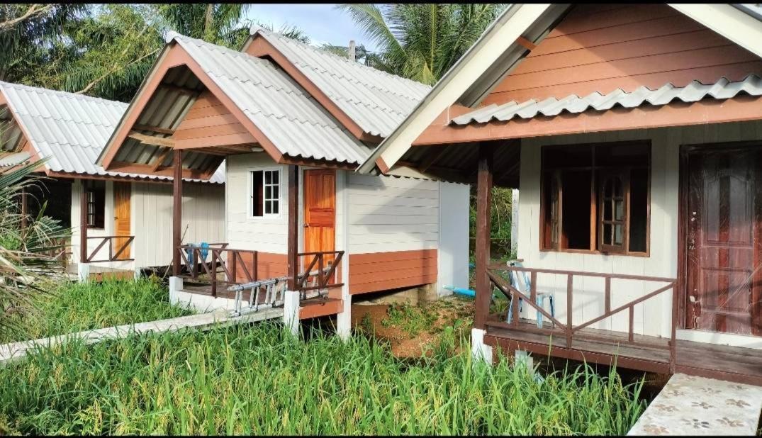 ปารมีฟาร์มสเตย์ Takuapa Dış mekan fotoğraf